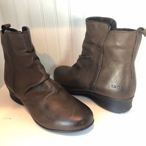 Taos Elite Leather ankle Comfort Boots with zip